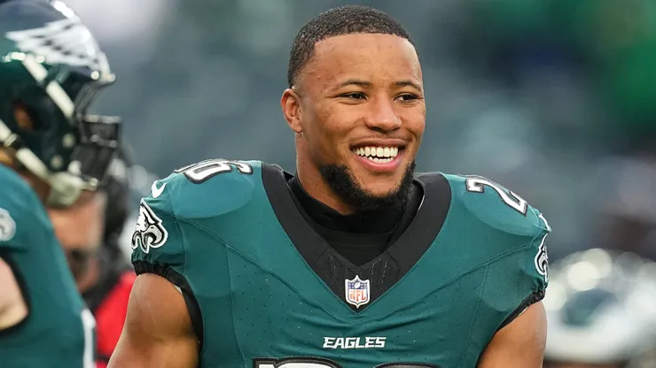 Saquon Barkley #26 of the Philadelphia Eagles on the field before the game against the Pittsburgh Steelers at Lincoln Financial Field on December 15, 2024.