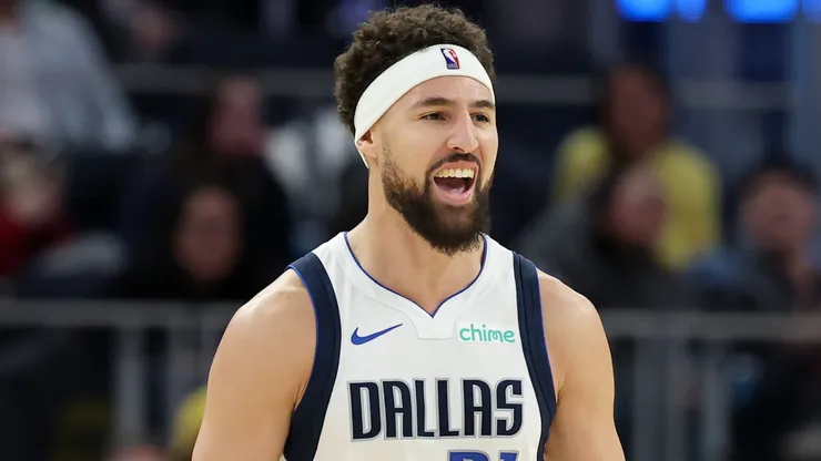 Klay Thompson #31 of the Dallas Mavericks reacts after making a basket against the Golden State Warriors in the second half at Chase Center on December 15, 2024 in San Francisco, California.