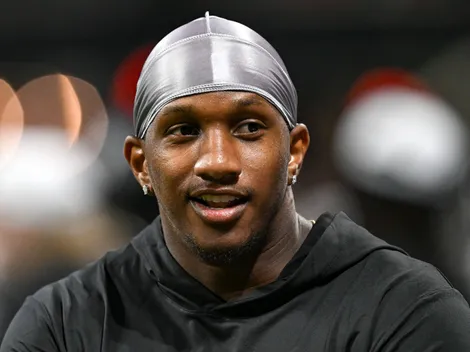 Who's performing the national anthems before Colts vs Falcons in Berlin today?