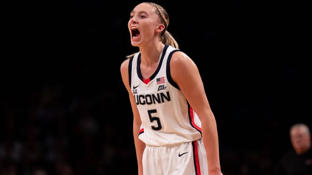 UConn Huskies guard PAIGE BUECKERS (5)