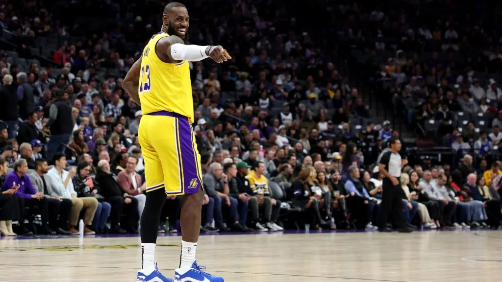 LeBron James #23 of the Los Angeles Lakers points back to the Sacramento Kingsā bench in the first half at Golden 1 Center. (Ezra Shaw/Getty Images)