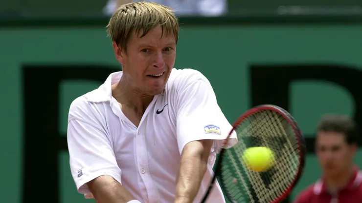 Yevgeny Kafelnikov in his Quarter final match against Gustavo Kuerten of Brazil during the Roland Garros.