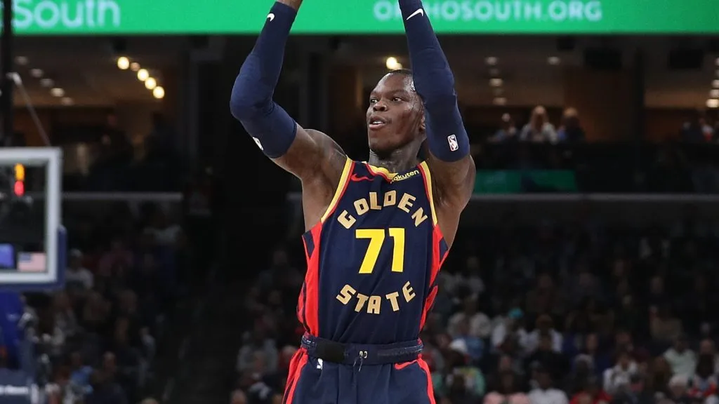 Dennis Schroder #71 of the Golden State Warriors takes a shot during the first half against the Memphis Grizzlies at FedExForum on December 19, 2024. (Source: Justin Ford/Getty Images)