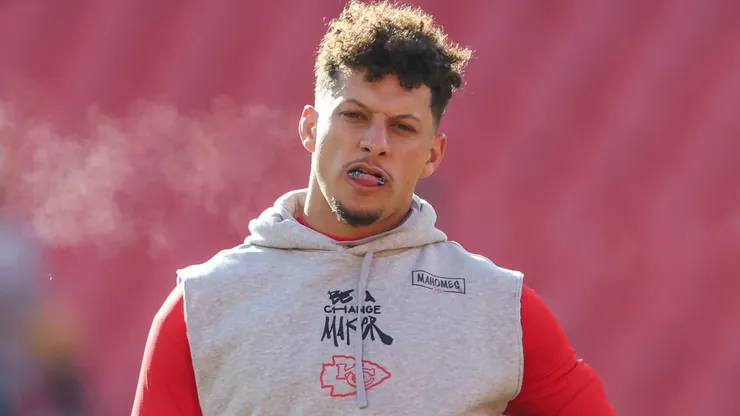 Texans vs Chiefs DEC 21 December 21, 2024: Kansas City Chiefs quarterback Patrick Mahomes (15) warms up before a game against the Houston Texans at GEHA Field at Arrowhead Stadium in Kansas City, MO.