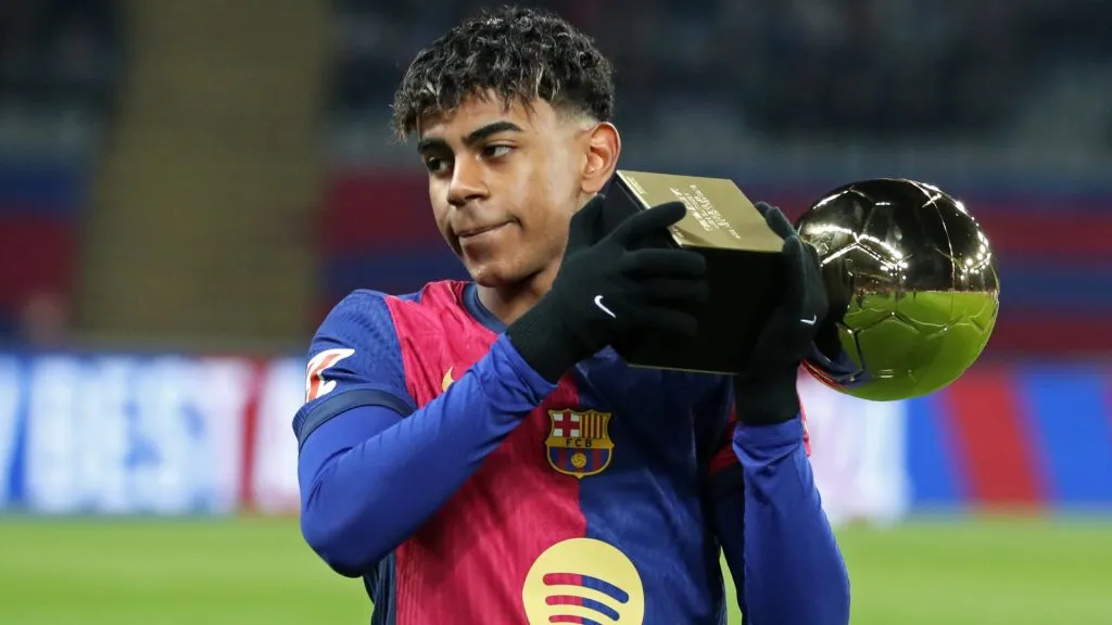 Lamine Yamal of FC Barcelona is presented with the Golden Boy 2024 award prior to the LaLiga match between FC Barcelona and CD Leganes. (Alex Caparros/Getty Images)