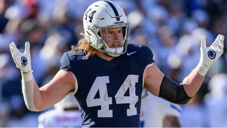 Penn State Nittany Lions tight end Tyler Warren (44) reacts during the NCAA football game between the SMU Mustangs and the Penn State Nittany Lions at Beaver Stadium in State College, PA.