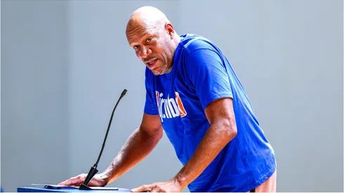 RECORD DATE NOT STATED NAIROBI, KENYA – NOVEMBER 29: Five time NBA, Basketball Herren, USA champion Ron Harper conducts a Basketball clinics,as part of celebration of the opening of New NBA Kenya office, in Nairobi,Kenya on November 29th 2023.The clinics was attended by 70 Boys and Girls at SABIS International School