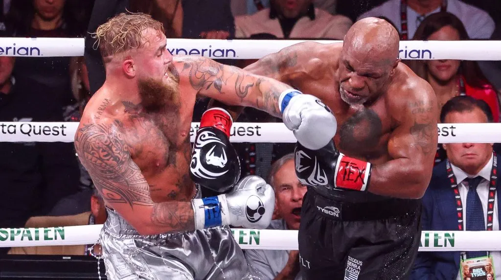 Jake Paul throws a left on Mike Tyson during a heavyweight bout at AT&T Stadium on November 15, 2024 in Arlington, Texas. IMAGO / Inpho Photography