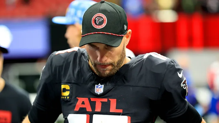 Atlanta Falcons starting quarterback Kirk Cousins 18 after the Sunday afternoon NFL, American Football Herren, USA football game between the Atlanta Falcons and the Los Angeles Chargers on December 01, 2024 at the Mercedes-Benz Stadium in Atlanta, Georgia.