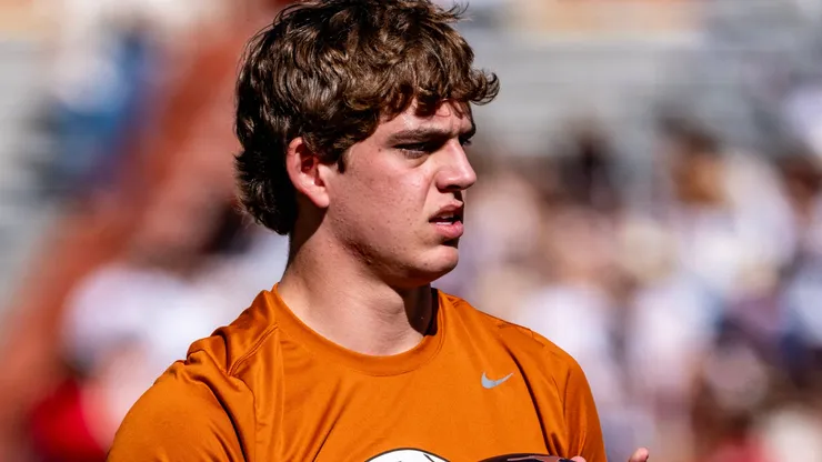 Kentucky vs Texas Nov 23 Nov 23, 2024.Arch Manning 16 of the Texas Longhorns warms up before the game vs the Georgia Bulldogs at DKR-Memorial Stadium.