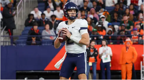 UConn Huskies quarterback Joe Fagnano