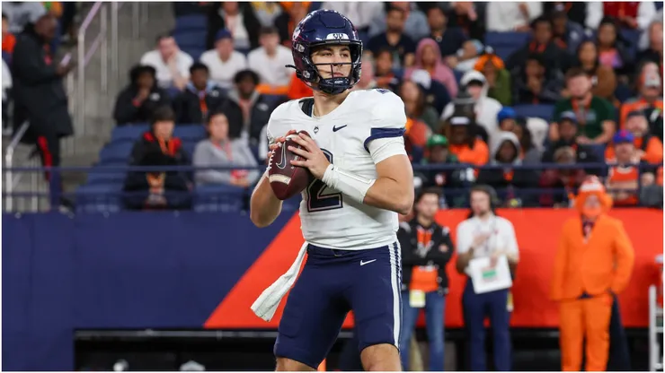 UConn Huskies quarterback Joe Fagnano