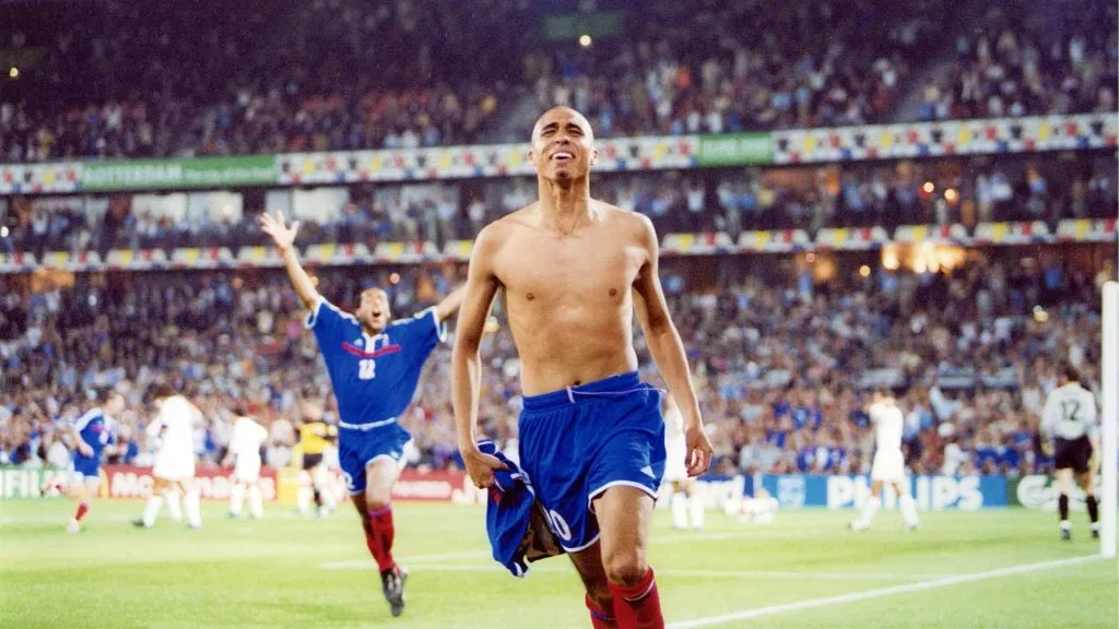David Trezeguet of France celebrate the second goal during the final of the Football European Championships (Euro 2000) between France and Italy. (IMAGO / Newscom World)
