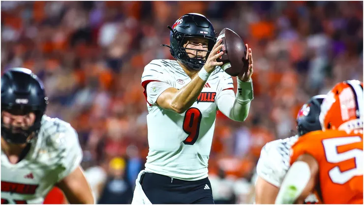 Louisville senior Tyler Shough