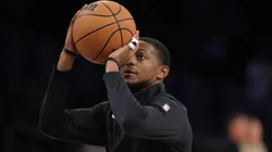 Sacramento Kings guard De Aaron Fox (5) before the Sacramento Kings vs Los Angeles Lakers game at Crypto.com Arena