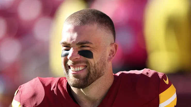 Zach Ertz #86 of the Washington Commanders