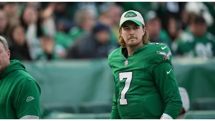 Philadelphia Eagles quarterback Kenny Pickett (7) heads to the locker room during the game between the Philadelphia Eagles and the Dallas Cowboys on December 29, 2024 at Lincoln Financial Field in Philadelphia, PA.