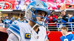 Detroit Lions quarterback Jared Goff (16) enters the field for warmups before a NFL, American Football Herren, USA game between the Detriot Lions and the San Francisco 49ers on December 30, 2024 at Levi s Stadium in Santa Clara, CA.