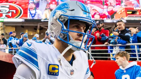 Detroit Lions quarterback Jared Goff (16) enters the field for warmups before a NFL, American Football Herren, USA game between the Detriot Lions and the San Francisco 49ers on December 30, 2024 at Levi s Stadium in Santa Clara, CA.