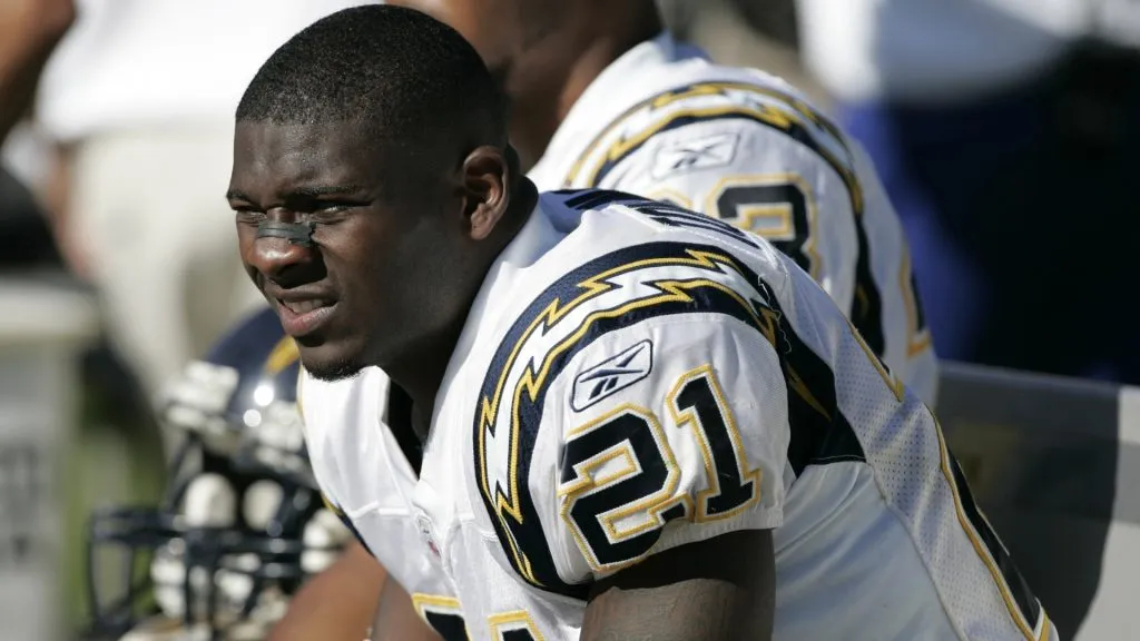 Chargers runningback LaDainian Tomlinson on the sidelines late in the game as the San Diego Chargers defeated the Oakland Raiders by a score of 27 to 14 in 2005. (Source: Robert B. Stanton/NFLPhotoLibrary)