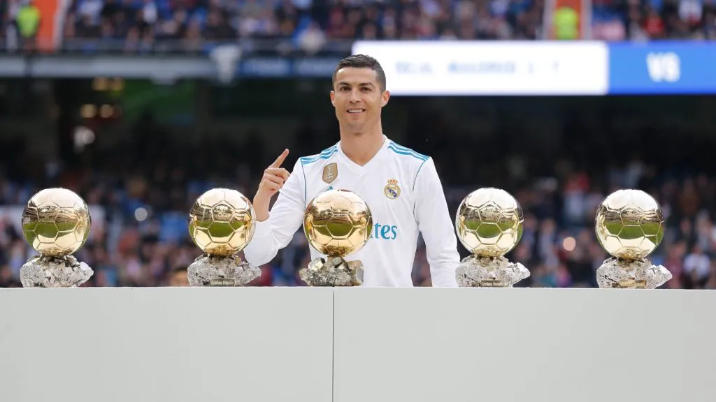 Ronaldo celebrates with five Ballon d Or before Spanish La Liga Santander match between Real Madrid and Sevilla FC. (IMAGO / AFLOSPORT)