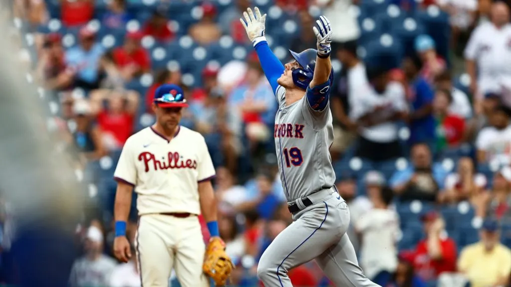 Mark Canha #19 of the New York Mets celebrates on the base paths his two-run home run against the Philadelphia Phillies in the ninth inning at Citizens Bank Park on August 21, 2022. (Source: Rich Schultz/Getty Images)