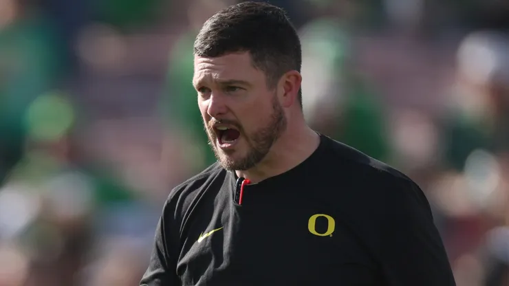 head coach Dan Lanning of the Oregon Ducks looks on during warm ups prior to the game against the Ohio State Buckeyes during the Rose Bowl Game Presented by Prudential at Rose Bowl Stadium on January 01, 2025 in Pasadena, California.