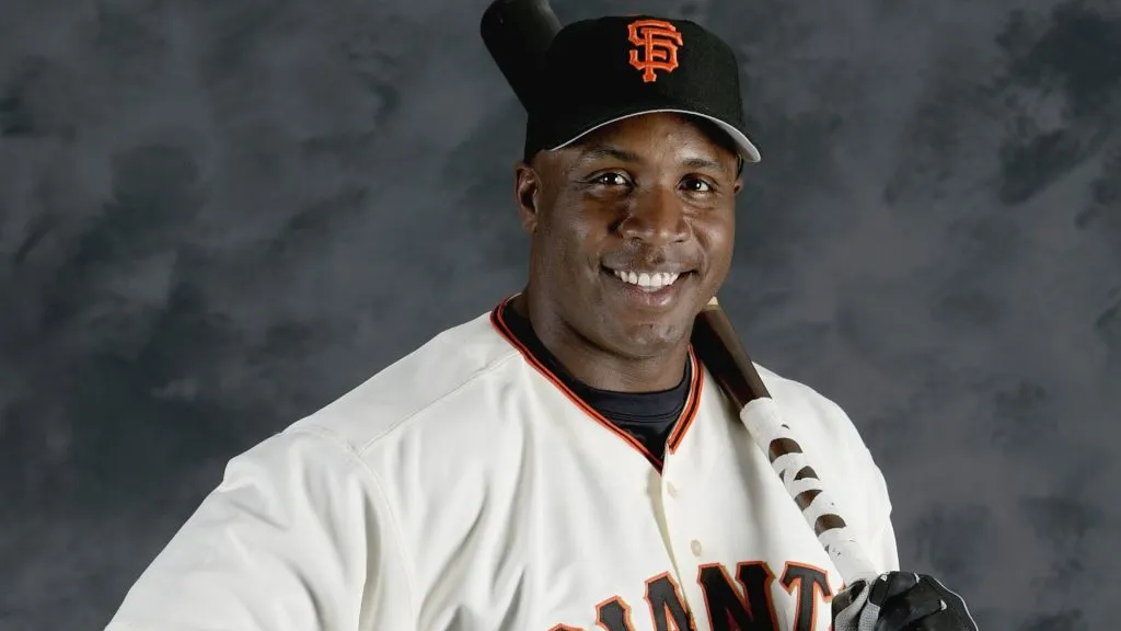 Leftfielder Barry Bonds #25 of the San Francisco Giants poses for a photo on March 16, 2004. (Source: Robert Laberge/Getty Images)