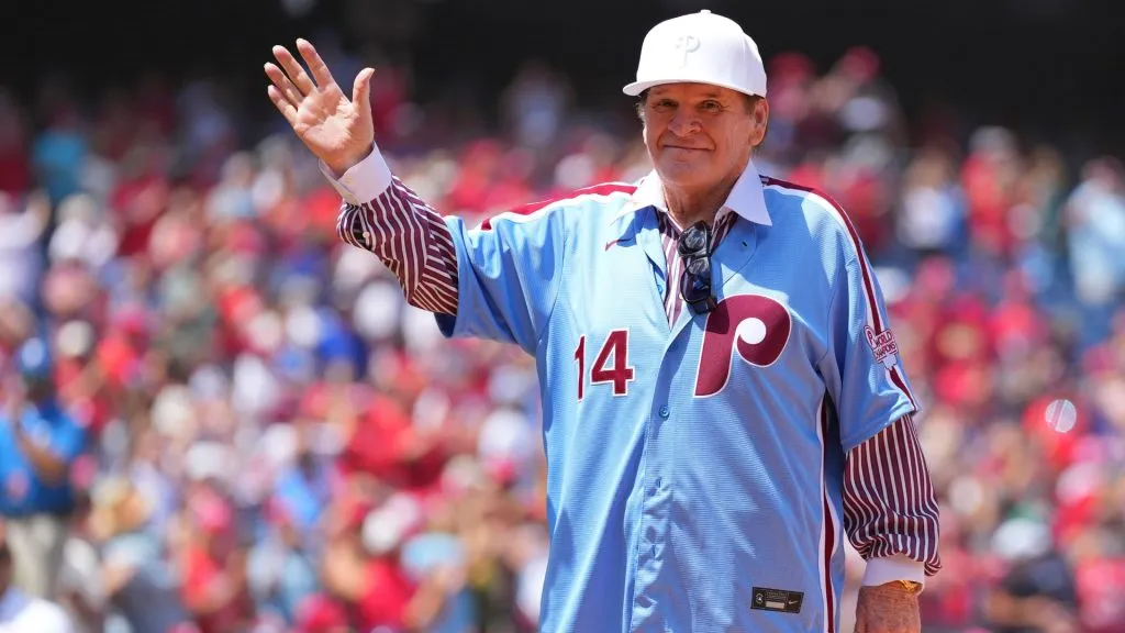 Former Philadelphia Phillies player Pete Rose acknowledges the crowd prior to the game against the Washington Nationals in 2022. (Source: Mitchell Leff/Getty Images)