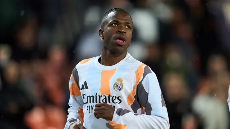 Vinicius Junior of Real Madrid warms up prior to the LaLiga match between Valencia CF and Real Madrid CF
