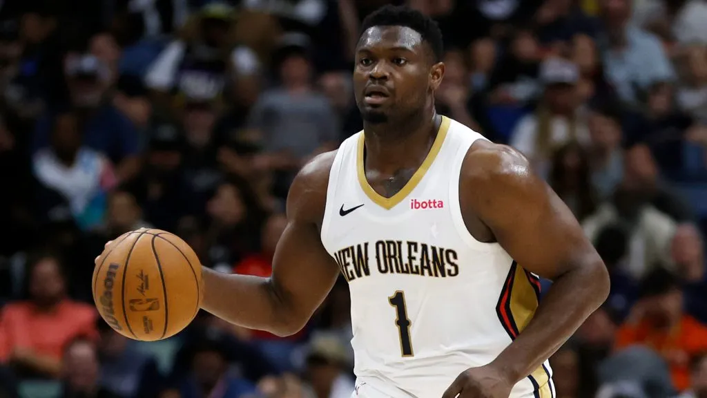 Zion Williamson #1 of the New Orleans Pelicans drives the ball up the court against the Milwaukee Bucks at Smoothie King Center. (Chris Graythen/Getty Images)