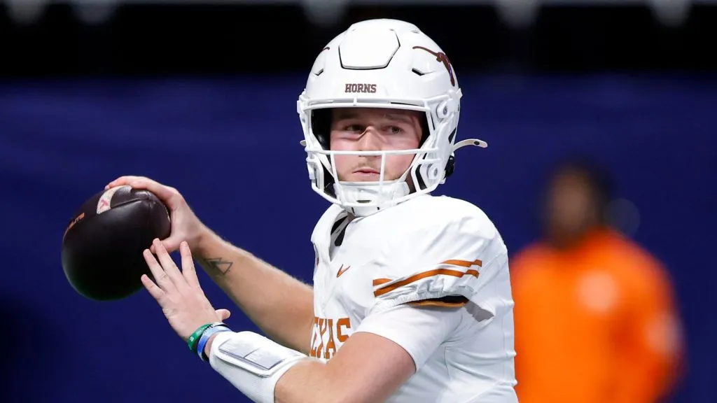 Quinn Ewers #3 of the Texas Longhorns passes the ball against the Georgia Bulldogs during the first quarter of the 2024 SEC Championship at Mercedes-Benz Stadium on December 07, 2024 in Atlanta, Georgia.