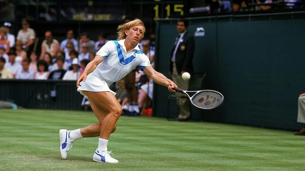 Martina Navratilova returns the ball during a Wimbledon match against Peanut Louie in 1984. (Source: Steve Powell /Allsport)
