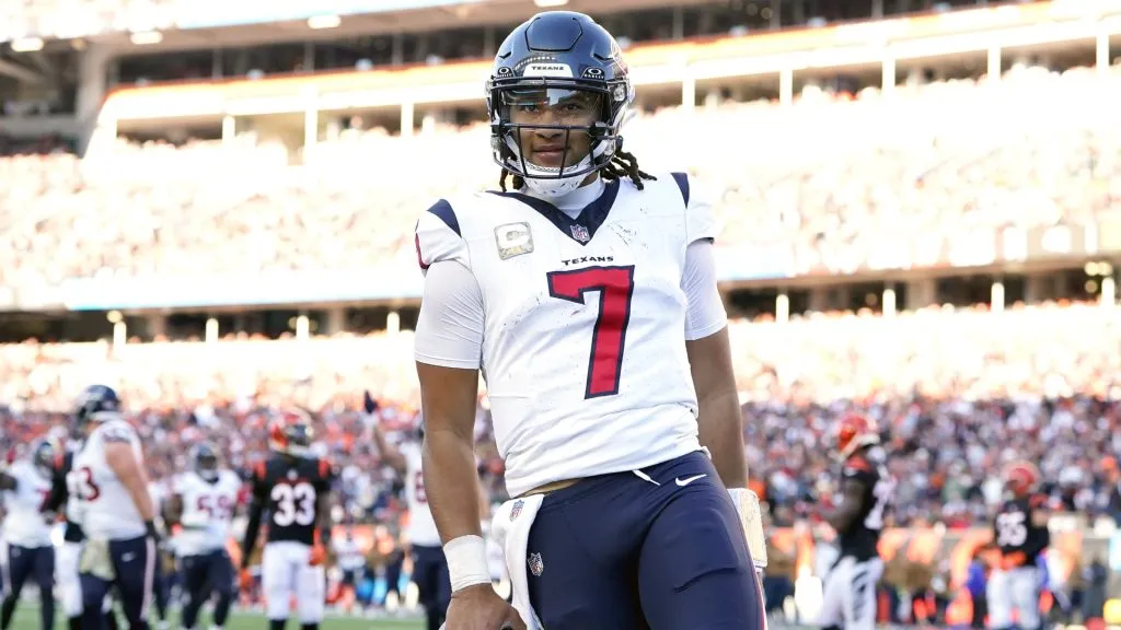 C.J. Stroud #7 of the Houston Texans runs for a touchdown during the fourth quarter against the Cincinnati Bengals at Paycor Stadium on November 12, 2023. (Source: Dylan Buell/Getty Images)