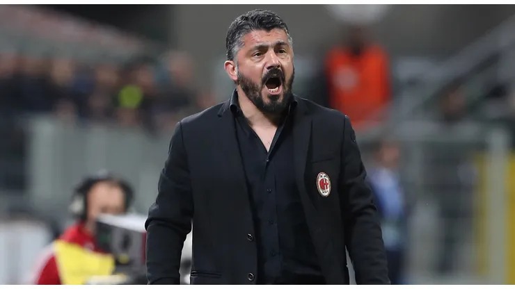 AC Milan coach Gennaro Gattuso shouts to his players during the serie A match between AC Milan and US Sassuolo at Stadio Giuseppe Meazza on April 8, 2018 in Milan, Italy.
