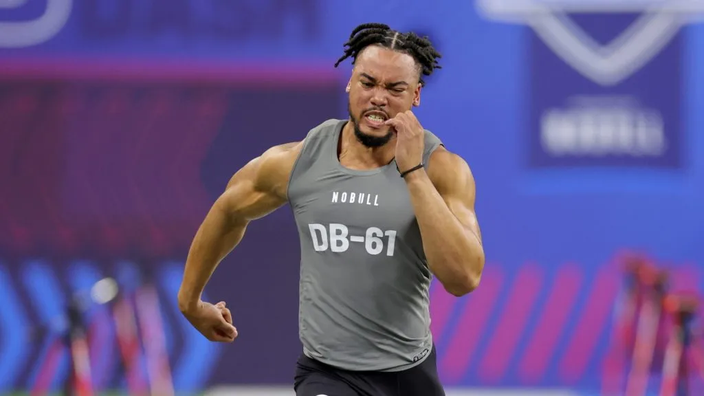 Jason Taylor running in the NFL Draft Combine.