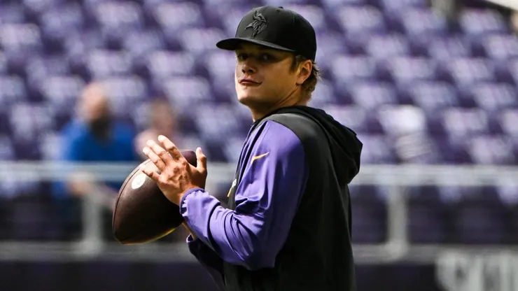J.J. McCarthy #9 of the Minnesota Vikings warms up before the preseason game against the Las Vegas Raiders at U.S. Bank Stadium on August 10, 2024 in Minneapolis, Minnesota.
