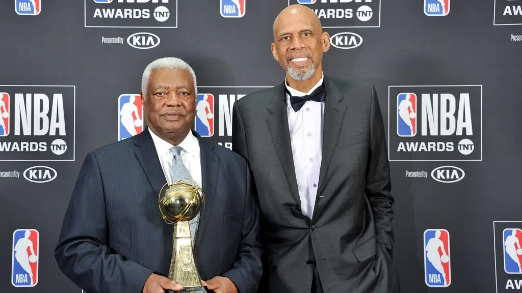 Oscar Robertson, winner of the 2017-2018 Lifetime Achievement Award, poses in the backstage photo room with Kareem Abdul-Jabbar. (Allen Berezovsky/Getty Images)