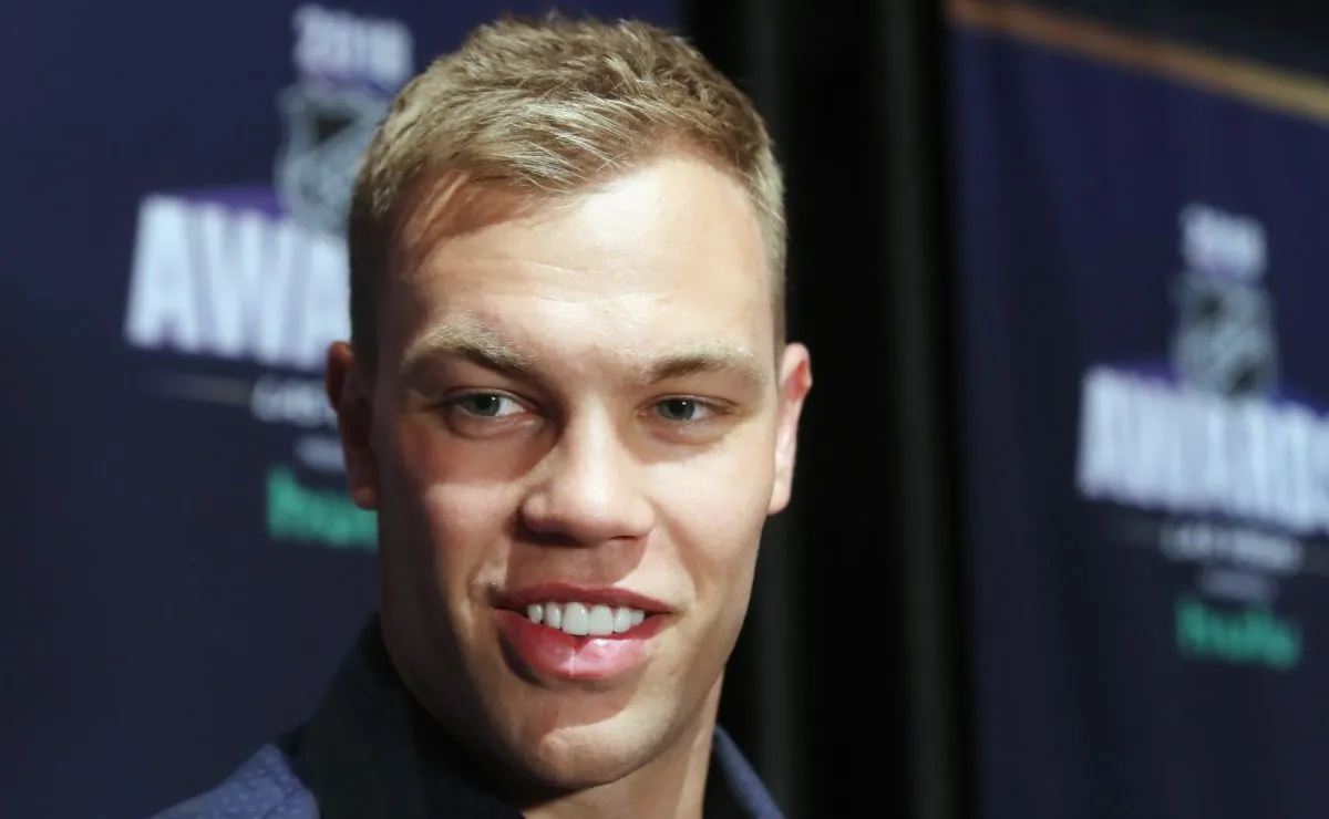 Connor Bedard teammate Taylor Hall drops very sincere admission about ...