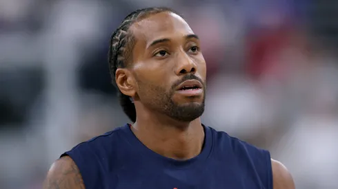 Kawhi Leonard #2 of the LA Clippers warms up before the game against the Atlanta Hawks at Intuit Dome on January 04, 2025 in Inglewood, California.