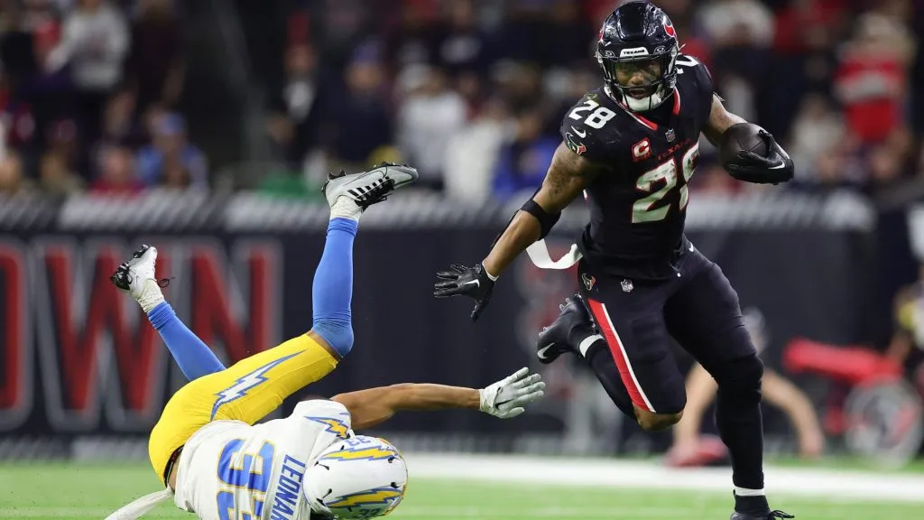 Joe Mixon running vs the Chargers