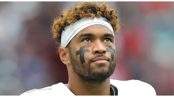 Tua Tagovailoa #1 of the Miami Dolphins warms up before a game against the Houston Texans at NRG Stadium on December 15, 2024 in Houston, Texas.