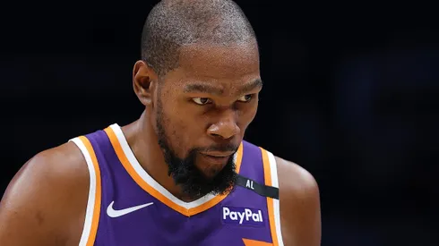 Kevin Durant #35 of the Phoenix Suns reacts against the Atlanta Hawks during the fourth quarter at State Farm Arena on January 14, 2025 in Atlanta, Georgia.