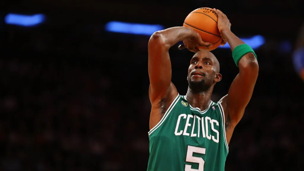 Kevin Garnett #5 of the Boston Celtics takes a fould shot against the New York Knicks during Game two of the Eastern Conference Quarterfinals of the 2013 NBA Playoffs. (Al Bello/Getty Images)