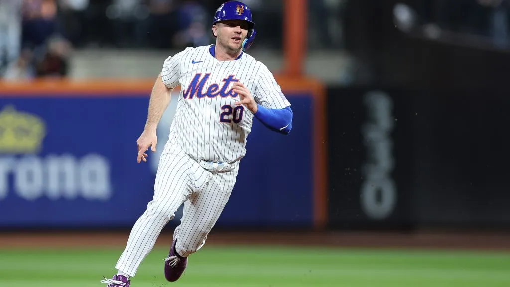 Pete Alonso #20 of the New York Mets rounds the bases in the fourth inning against the Los Angeles Dodgers during Game Five of the National League Championship Series at Citi Field on October 18, 2024 in New York City. (Photo by Sarah Stier/Getty Images)