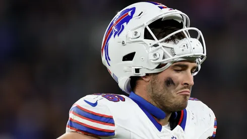 Dalton Kincaid #86 of the Buffalo Bills reacts during the second quarter against the Baltimore Ravens at M&T Bank Stadium on September 29, 2024 in Baltimore, Maryland.