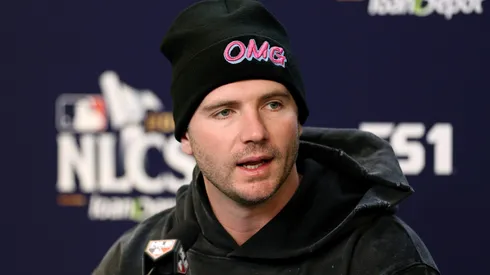 Pete Alonso speaks to the media.