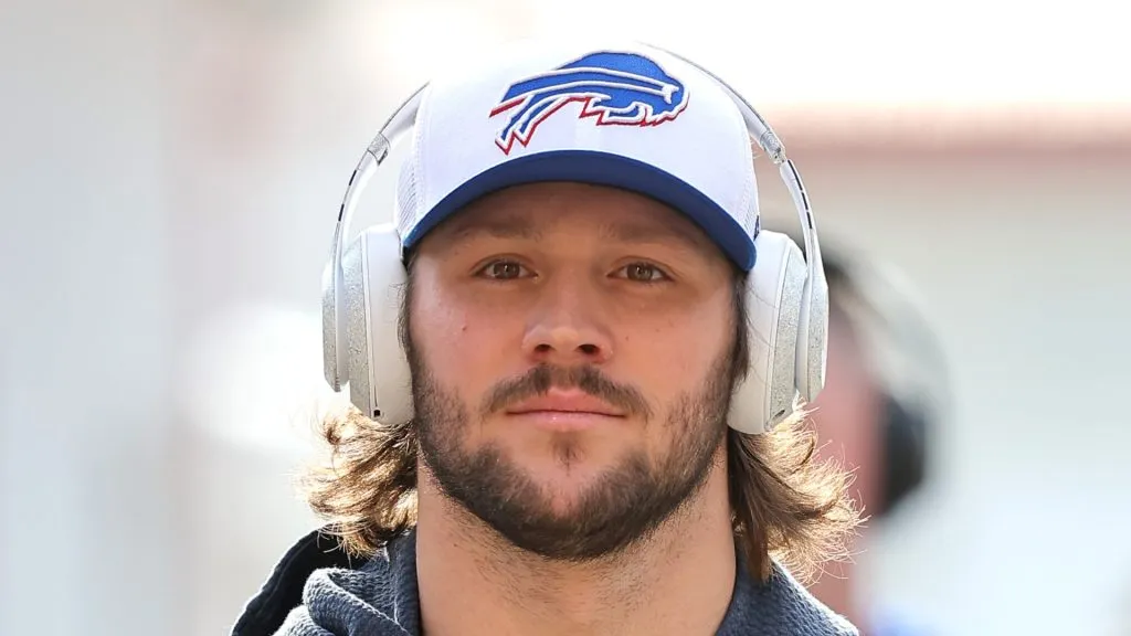 Josh Allen #17 of the Buffalo Bills arrives prior to the AFC Championship Game against the Kansas City Chiefs at GEHA Field at Arrowhead Stadium on January 26, 2025 in Kansas City, Missouri.