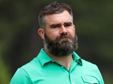 Jason Kelce drops 6-word reaction to spitting drama between Carter and Prescott