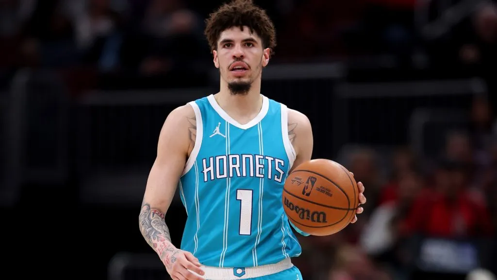 LaMelo Ball #1 of the Charlotte Hornets in action against the Chicago Bulls at the United Center on January 17, 2025. (Source: Luke Hales/Getty Images)